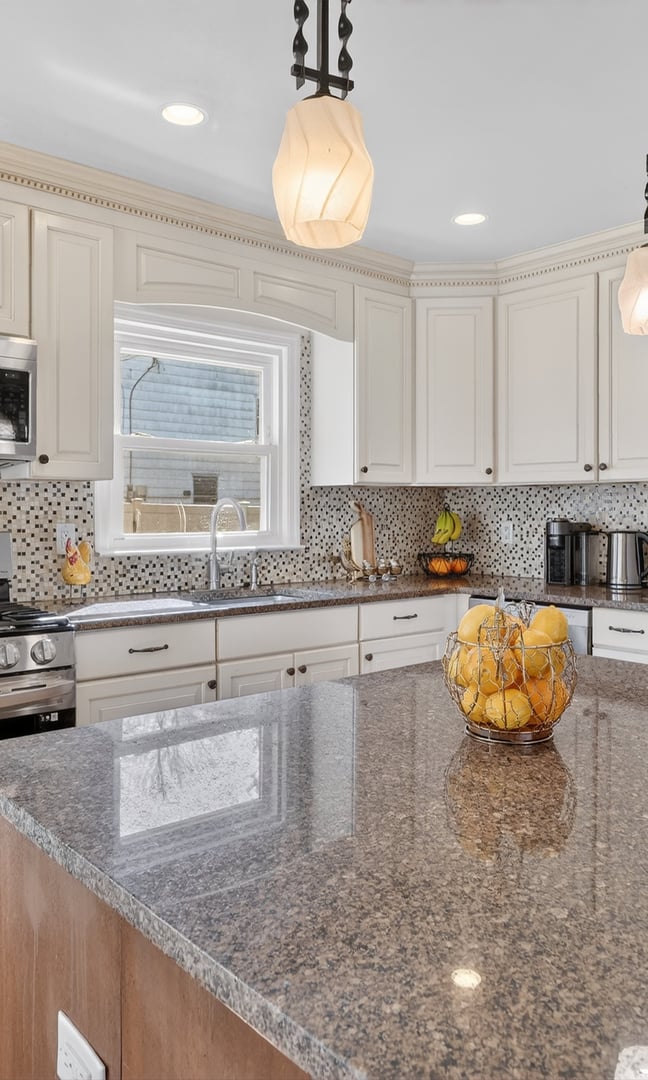 82 Taxter Road Photo 13