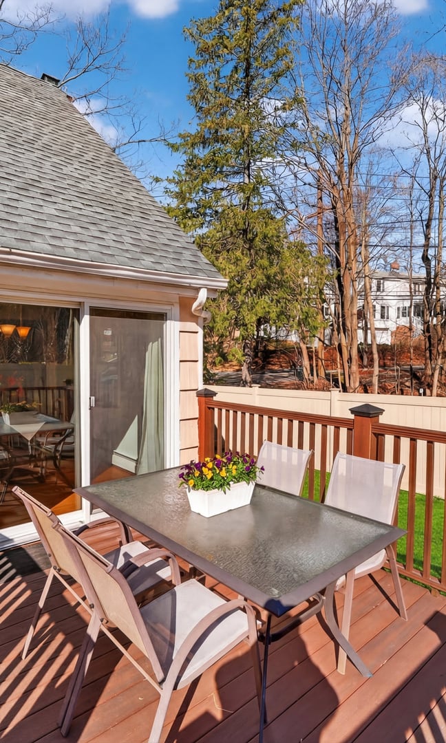 82 Taxter Road Photo 30