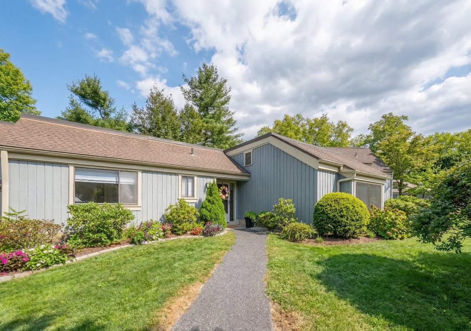 977 Heritage Village  #B Photo 1