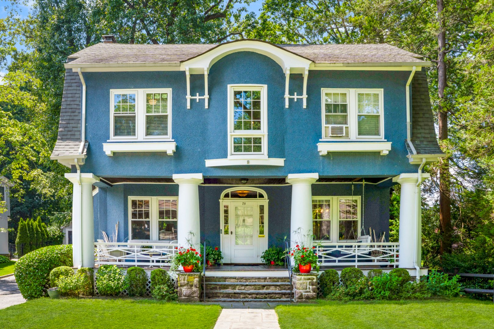 75 Young Avenue Photo 1