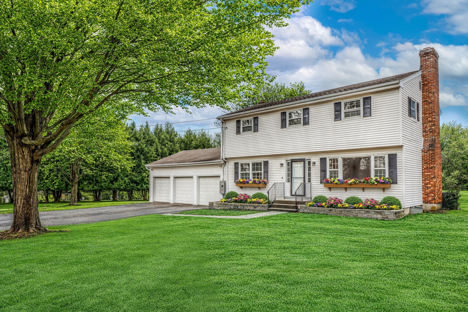 408 Hut Hill Road Photo 2