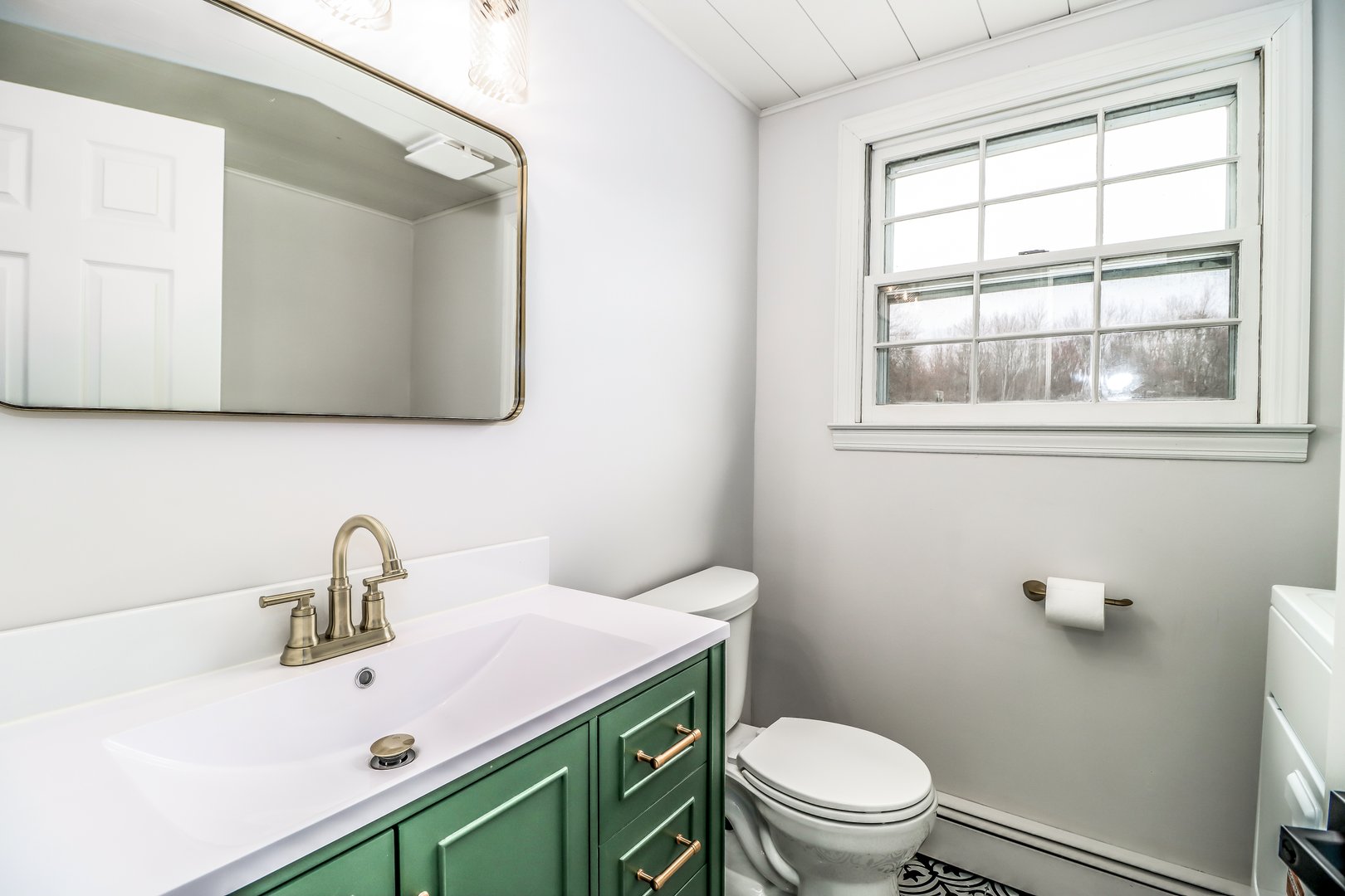 408 Hut Hill Road Photo 13