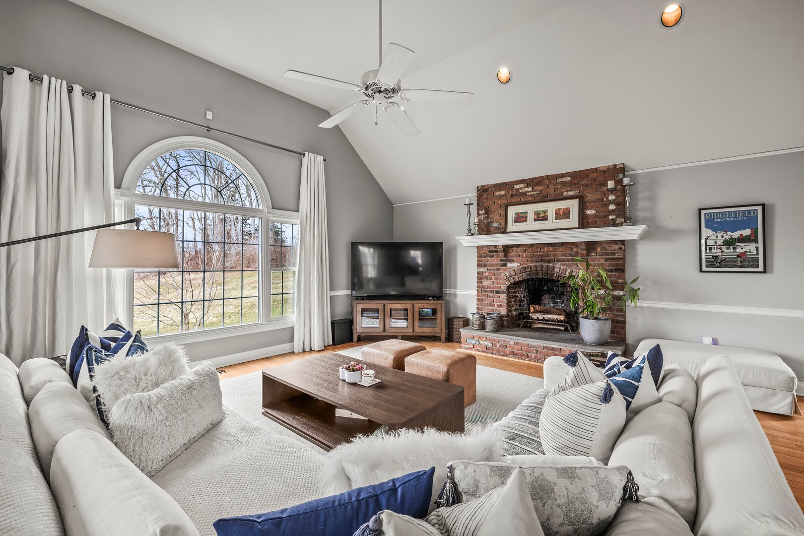 43 Regan Road Photo 11