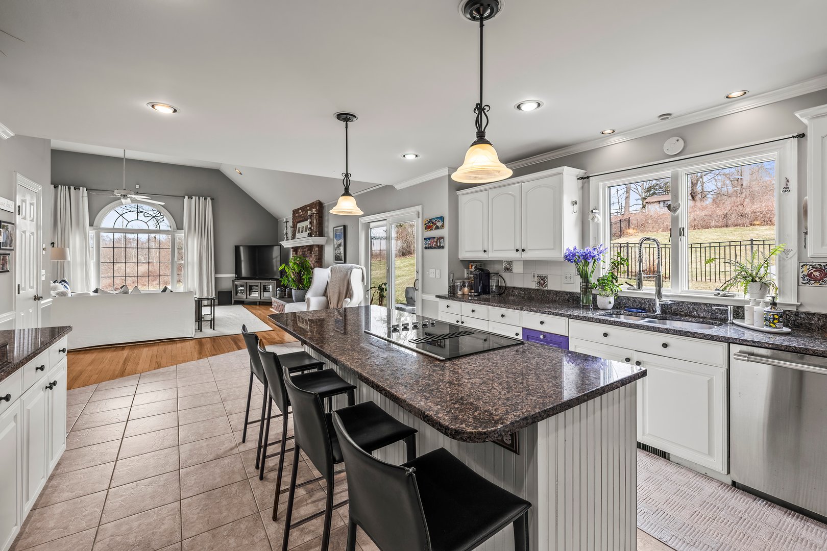 43 Regan Road Photo 14