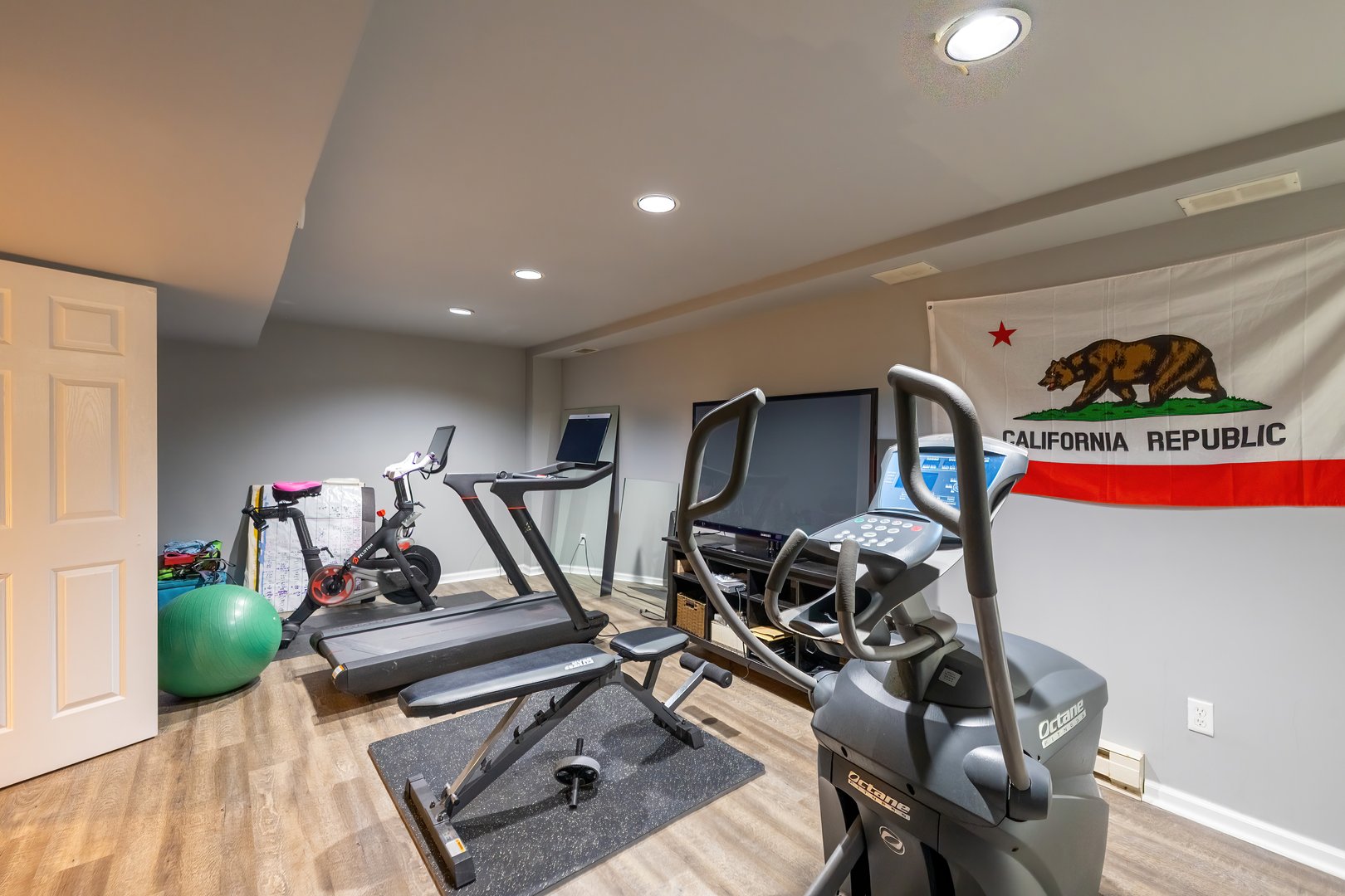 43 Regan Road Photo 30