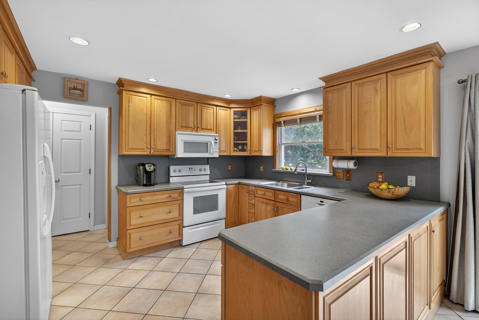 15 Farm Brook Court Photo 8