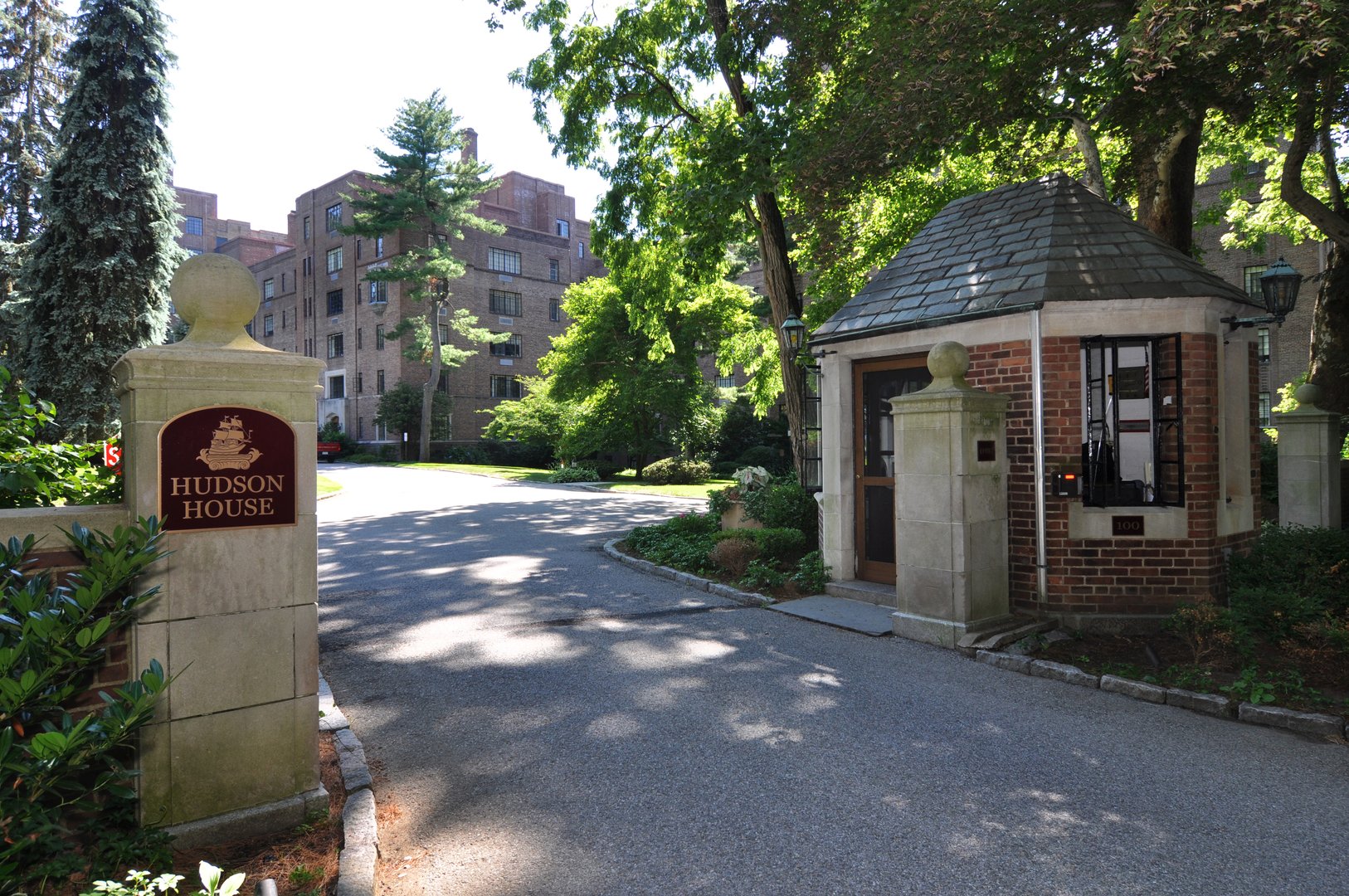 100 Ardsley Avenue W  #5G Photo 2