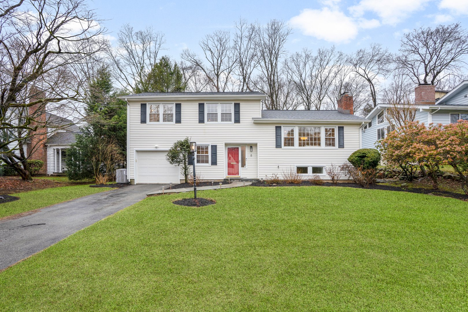 8 Valentine Road Photo 1