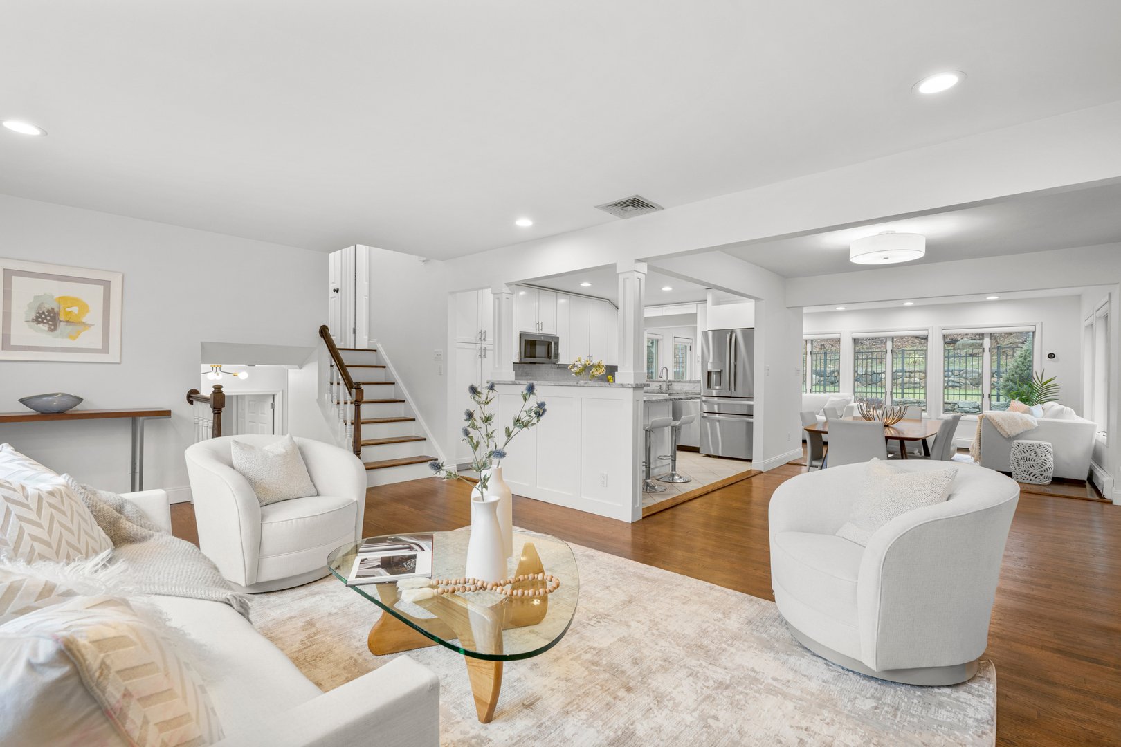 8 Valentine Road Photo 6