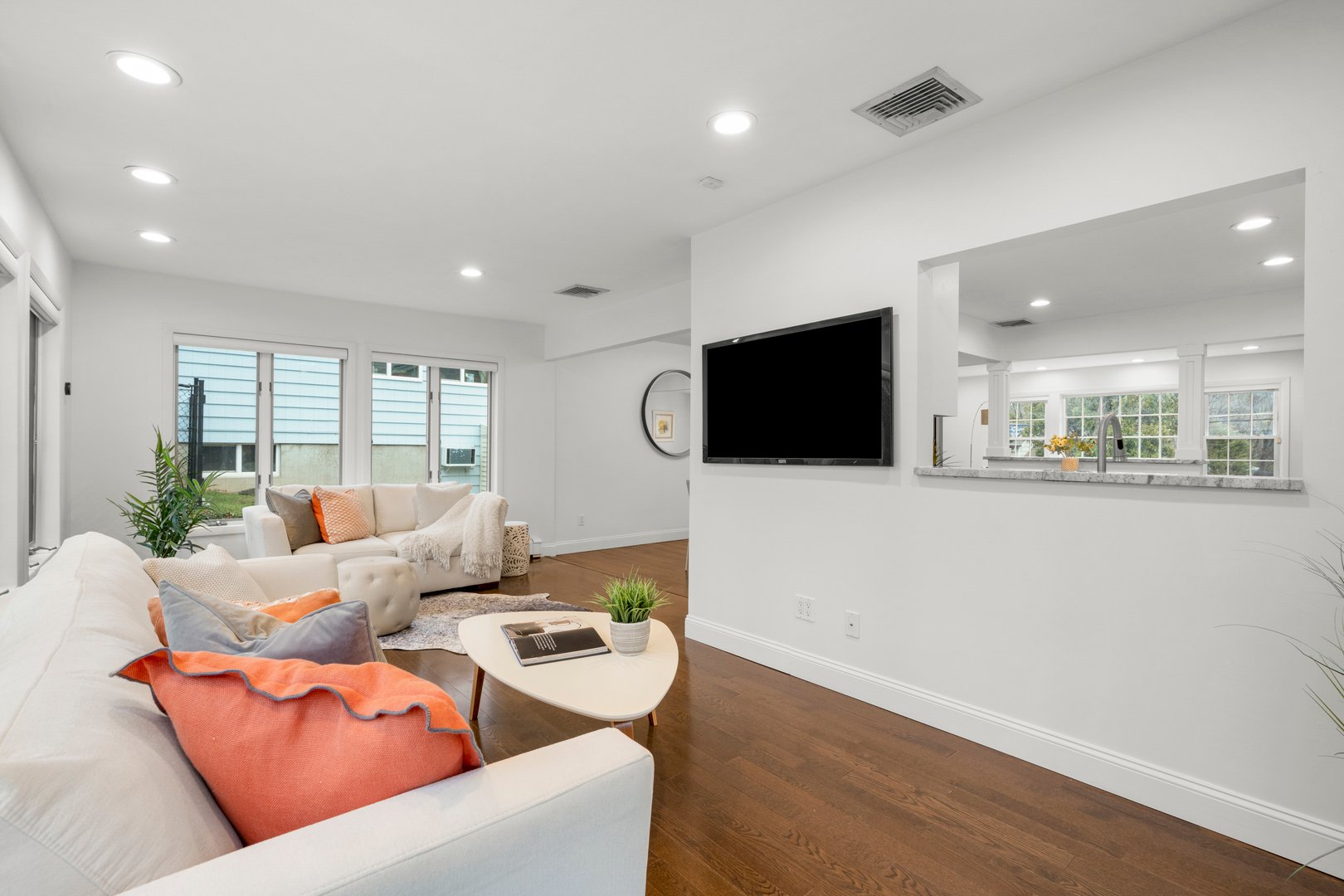 8 Valentine Road Photo 14