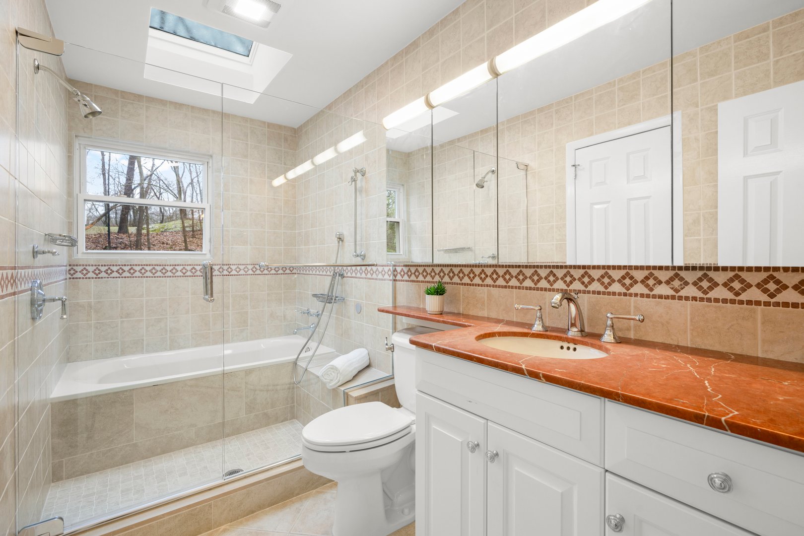 8 Valentine Road Photo 19