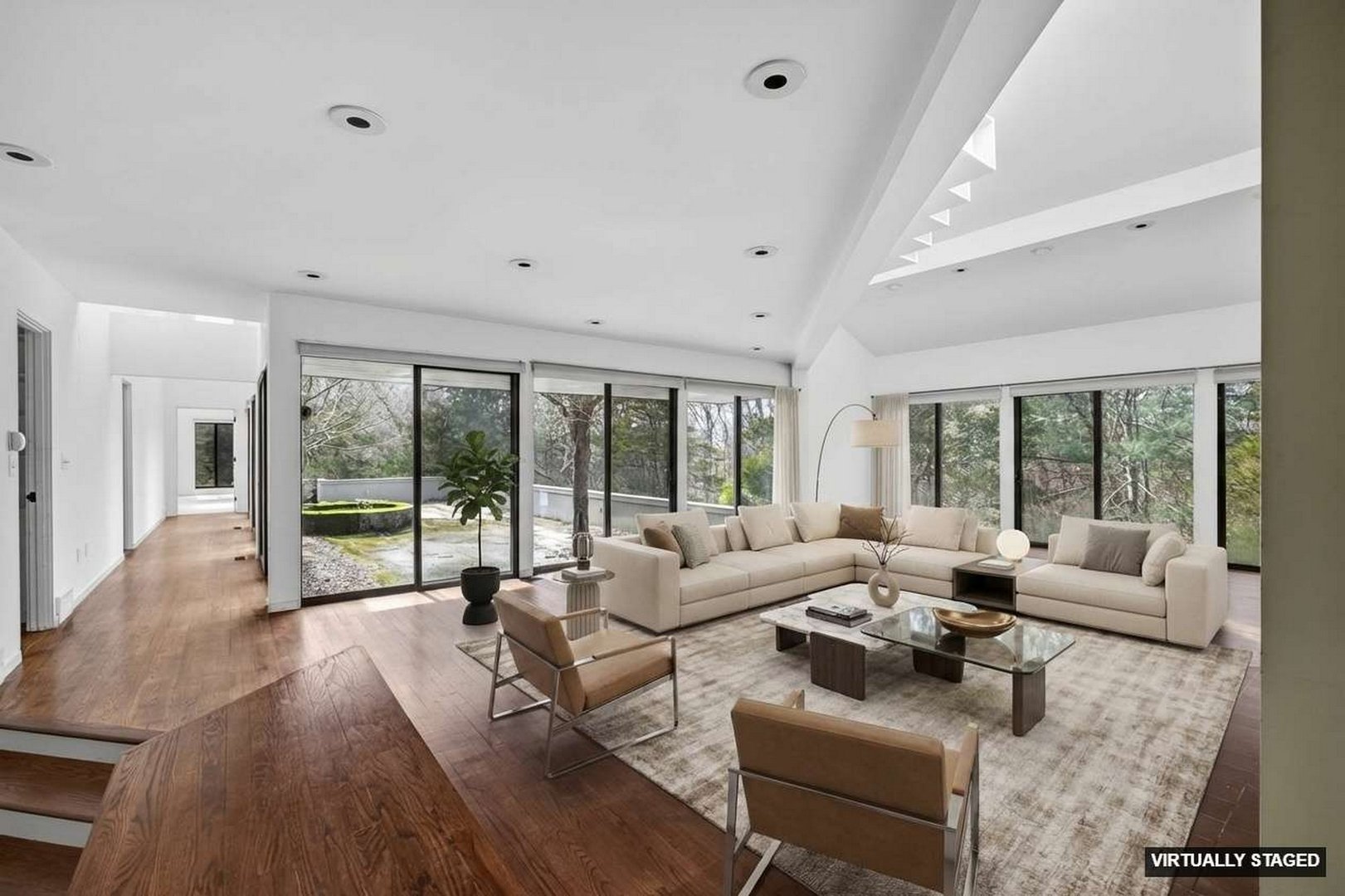 3-a Meetinghouse Lane Photo 3