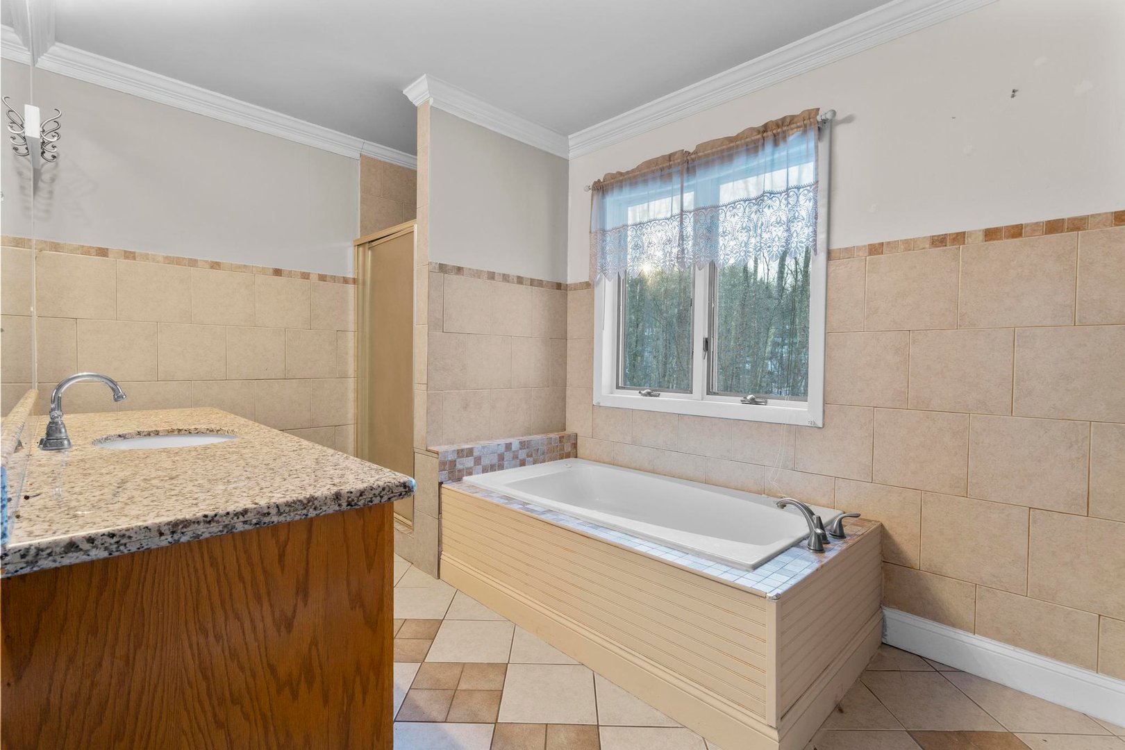 421 East Hyerdale Drive Photo 12