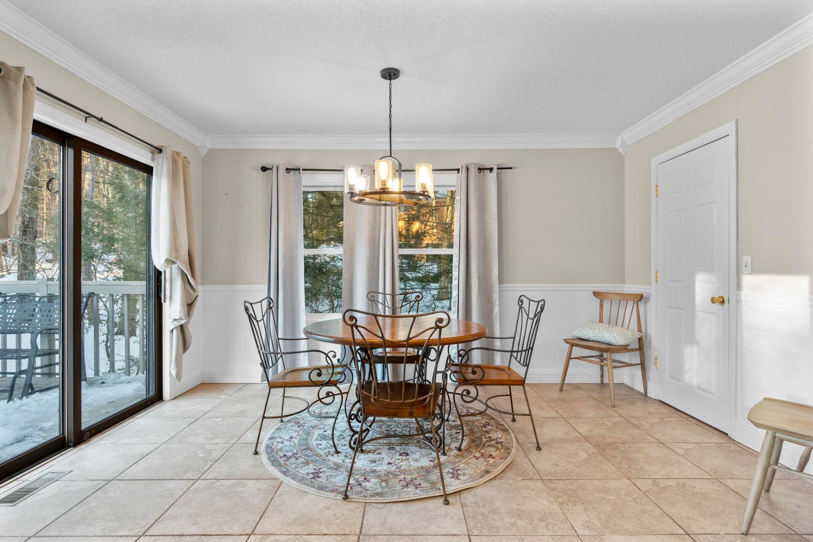 421 East Hyerdale Drive Photo 9