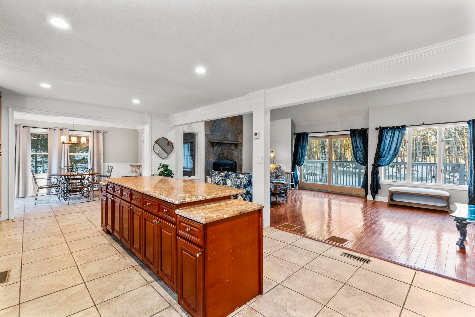 421 East Hyerdale Drive Photo 8