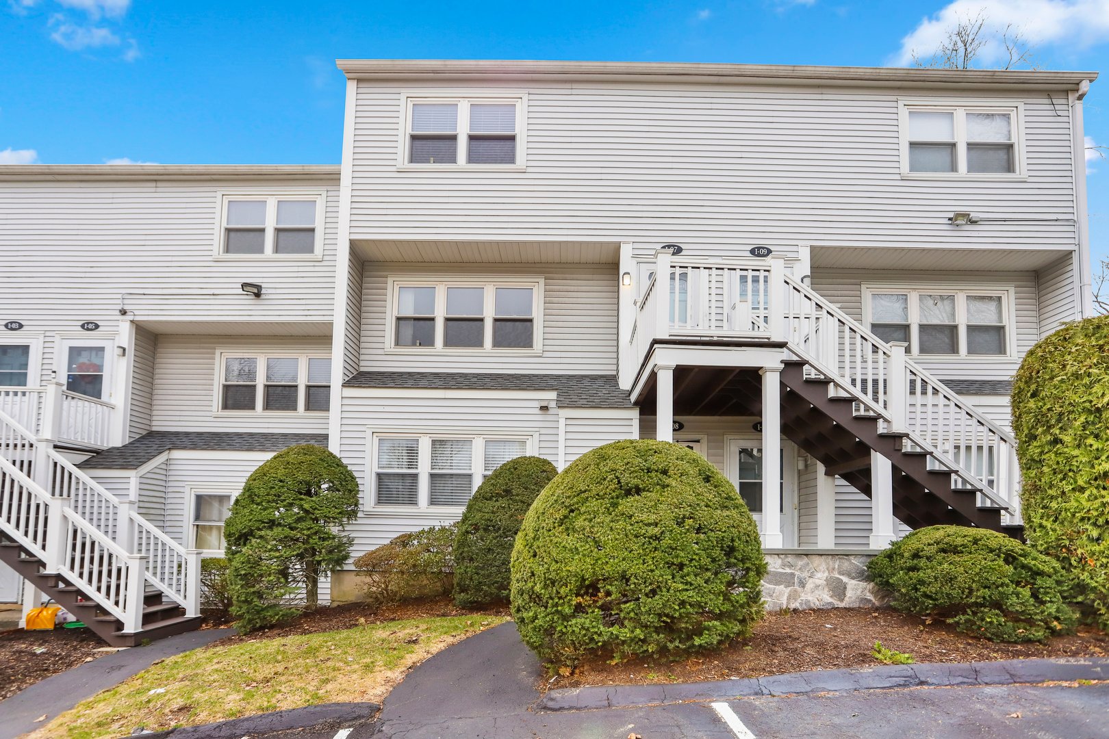 29 Van Buren Avenue  #I7 Photo 2