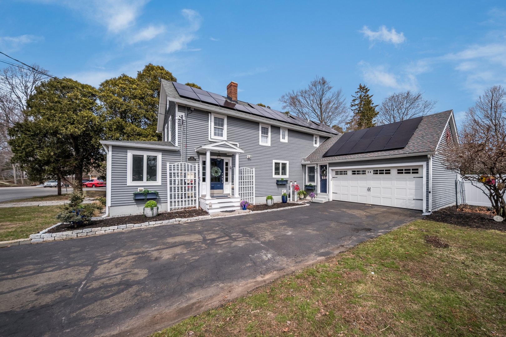 24 Cottage Place Photo 3