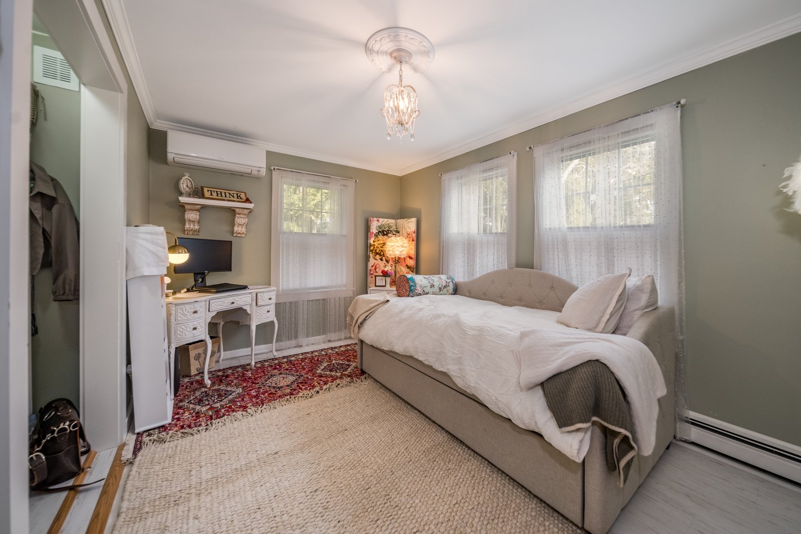 24 Cottage Place Photo 14