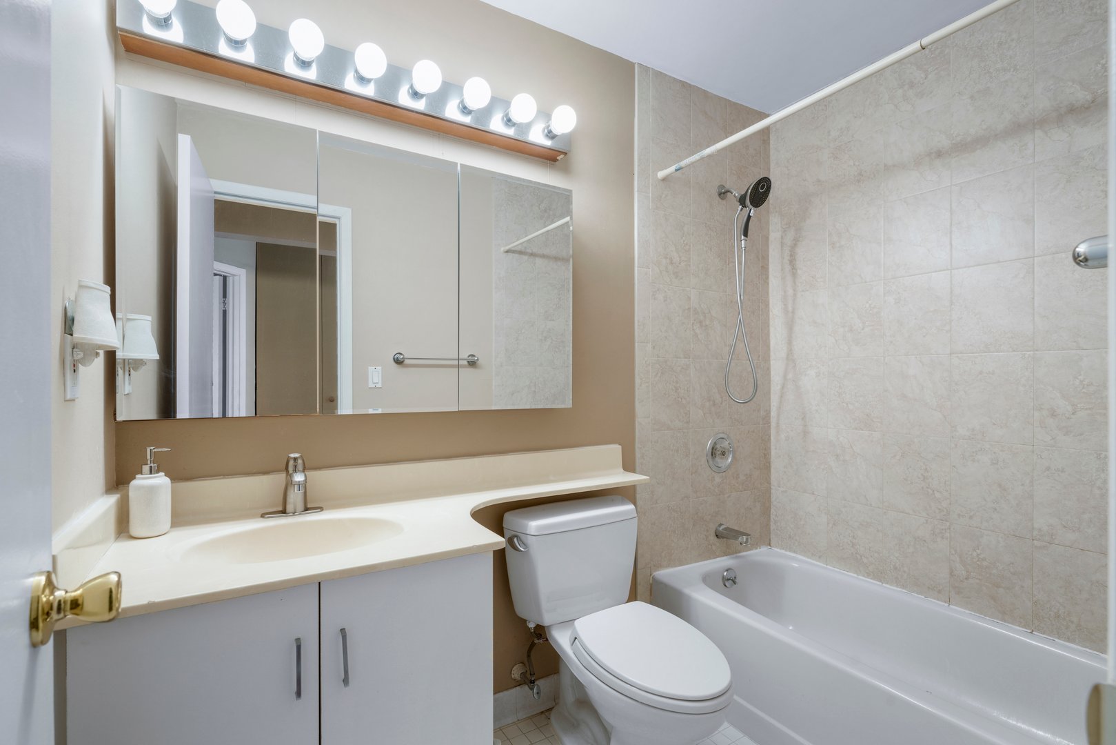 55 N Broadway  #3-14 Photo 9