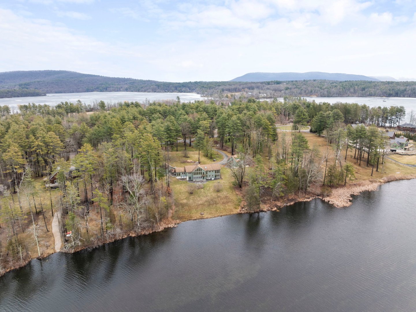 99 Washinee Heights Road Photo 3