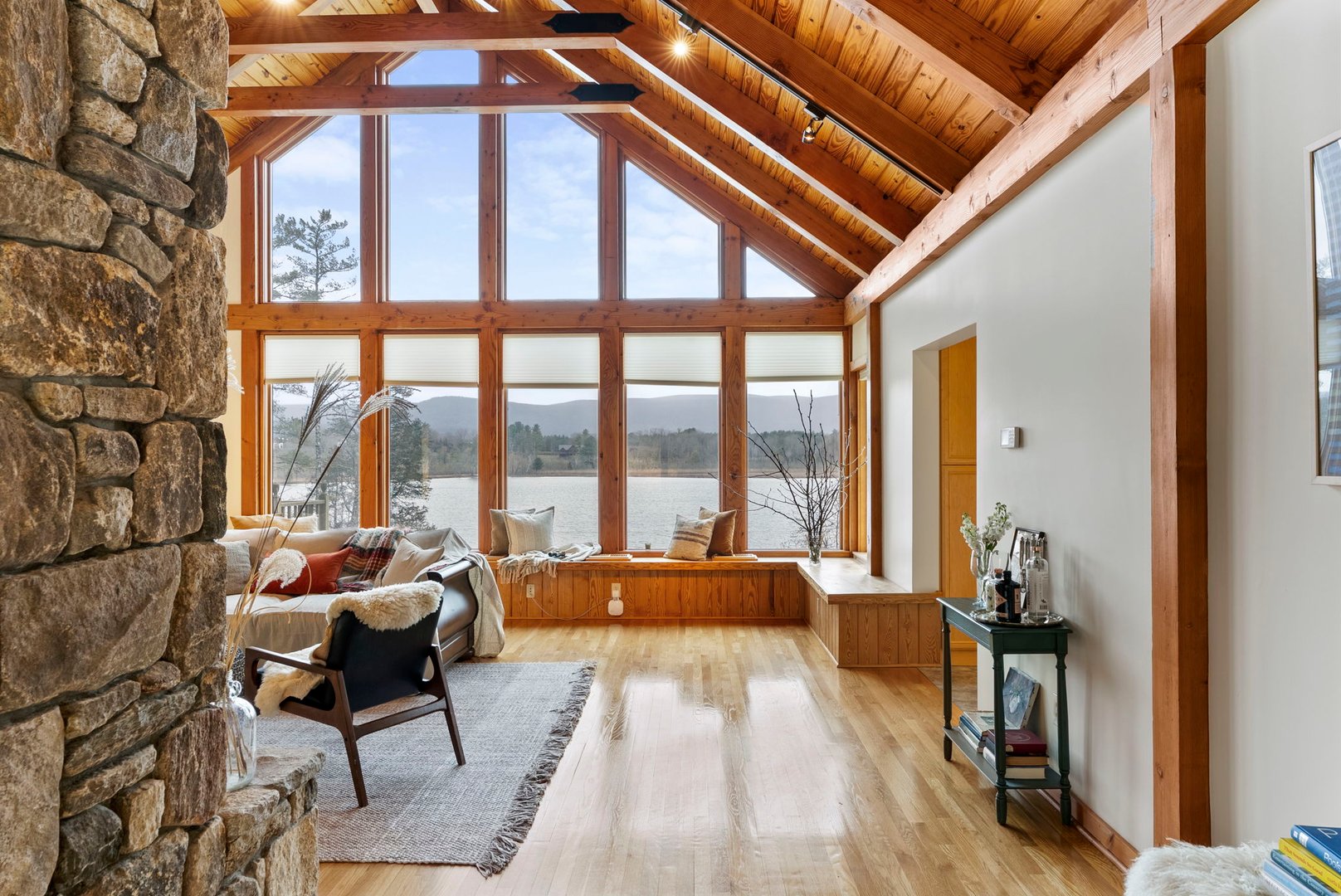 99 Washinee Heights Road Photo 4