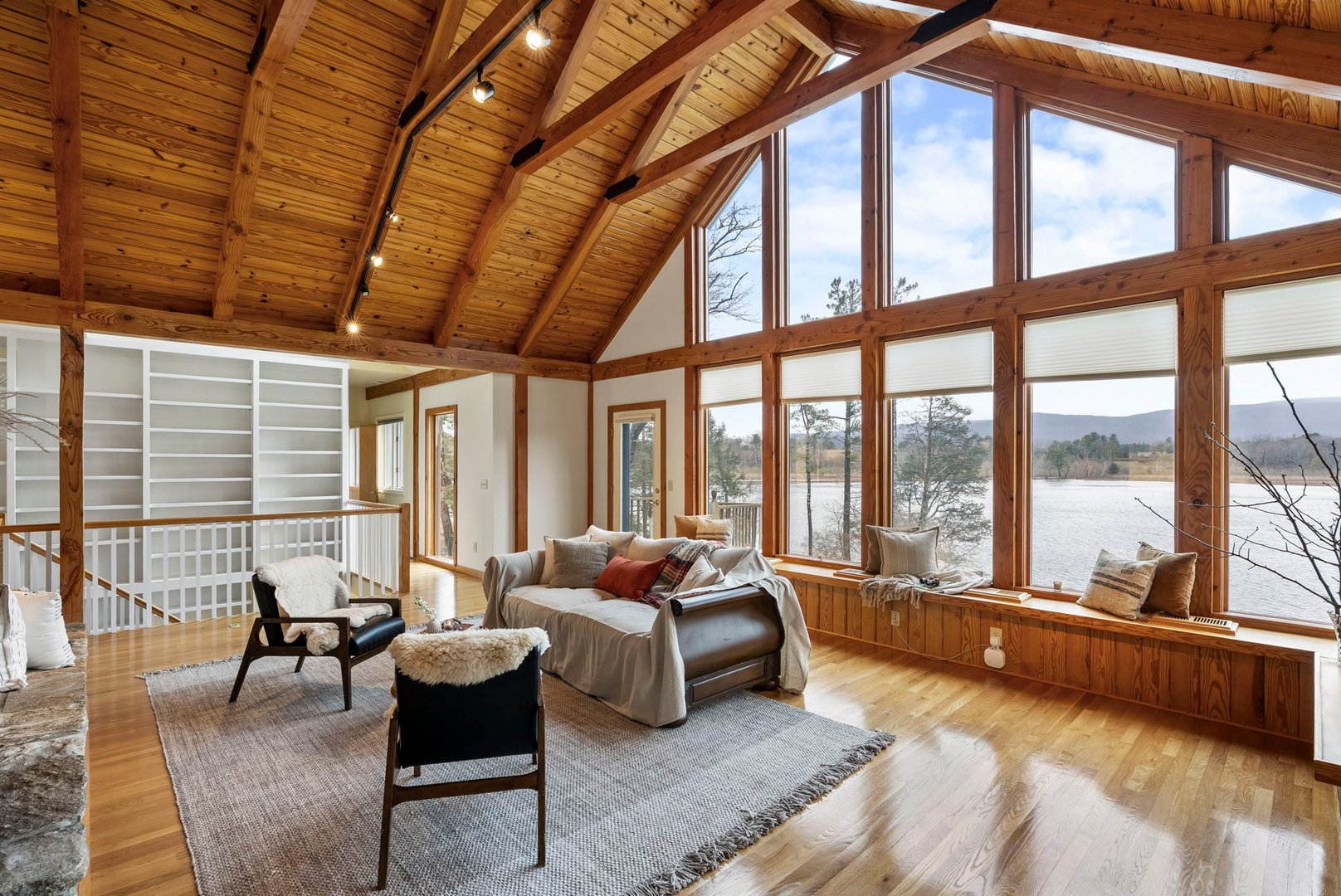 99 Washinee Heights Road Photo 5