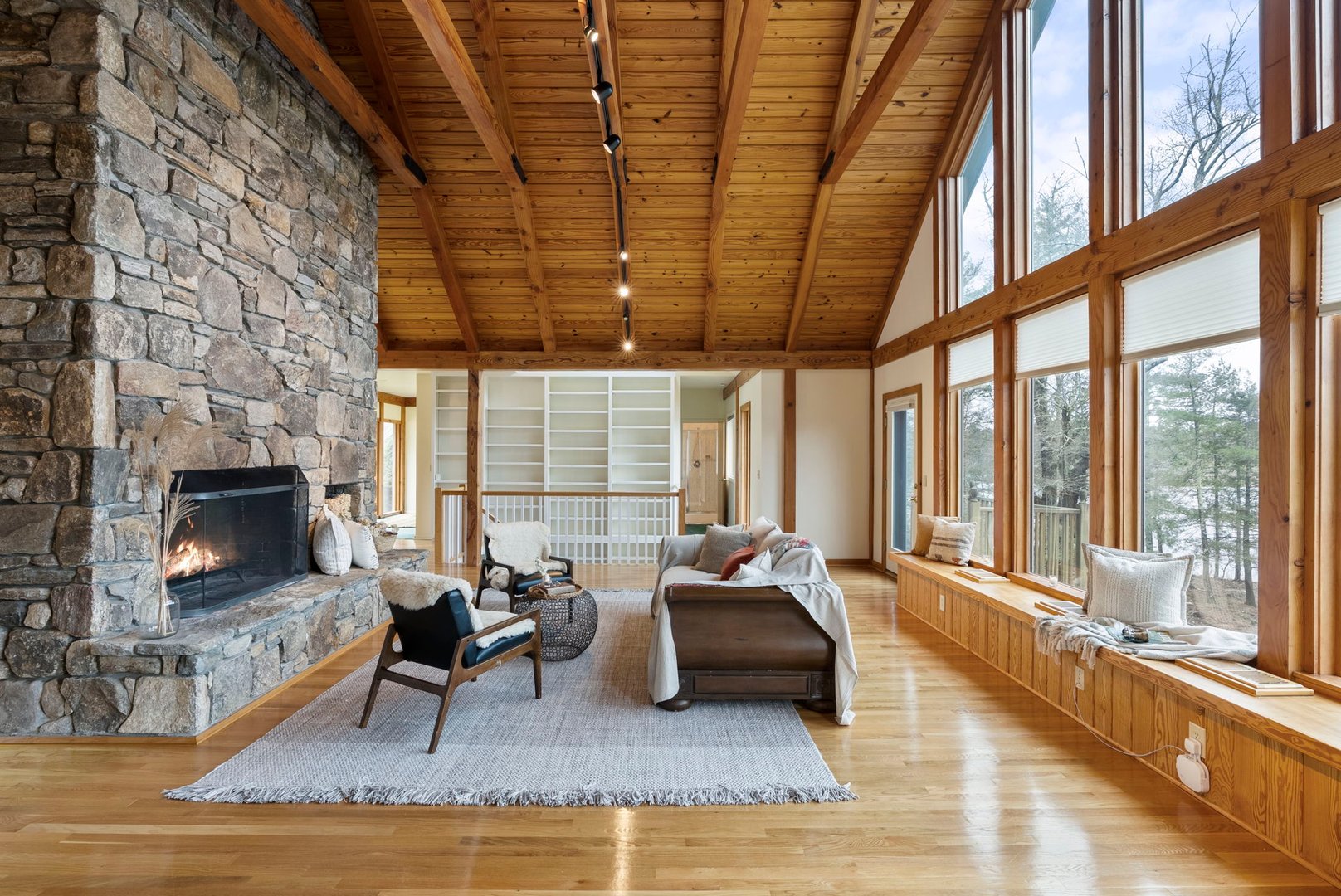 99 Washinee Heights Road Photo 8