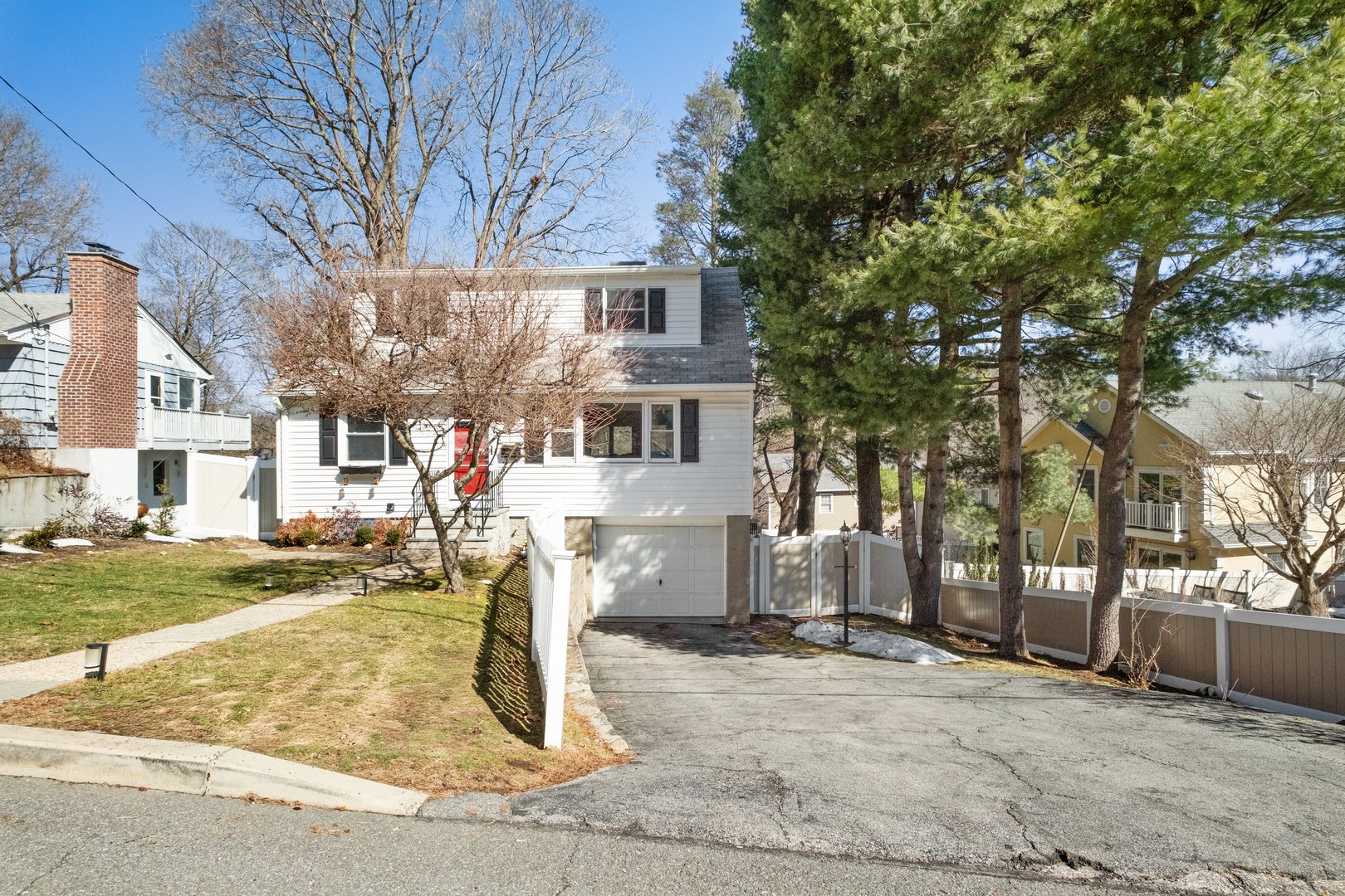 87 Center Street Photo 47
