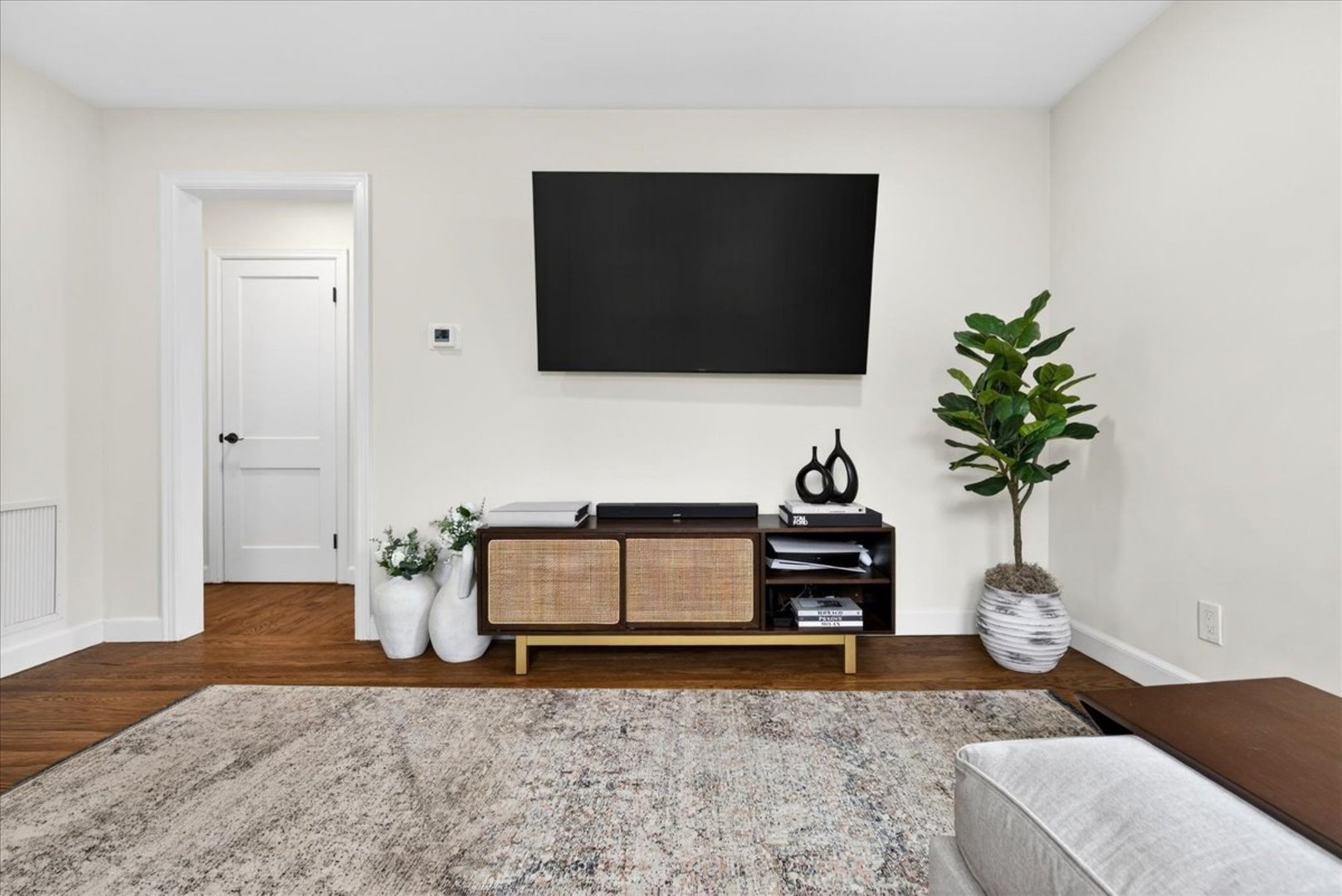 45 Walnut Street Photo 7