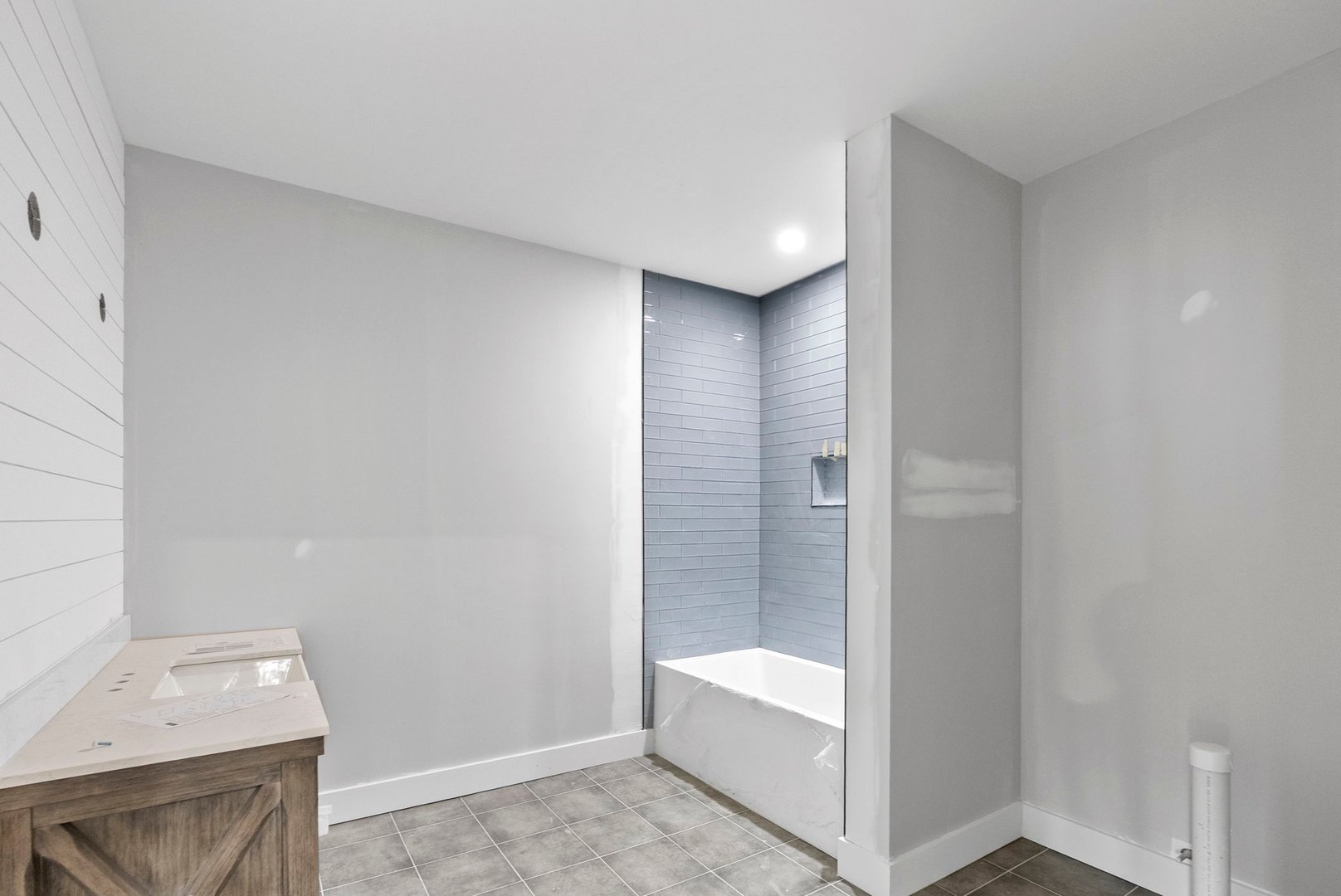 2 Pickett Road Photo 24