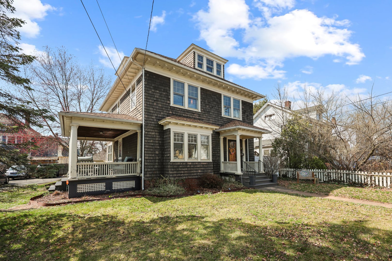 1720 Whitney Avenue Photo 3