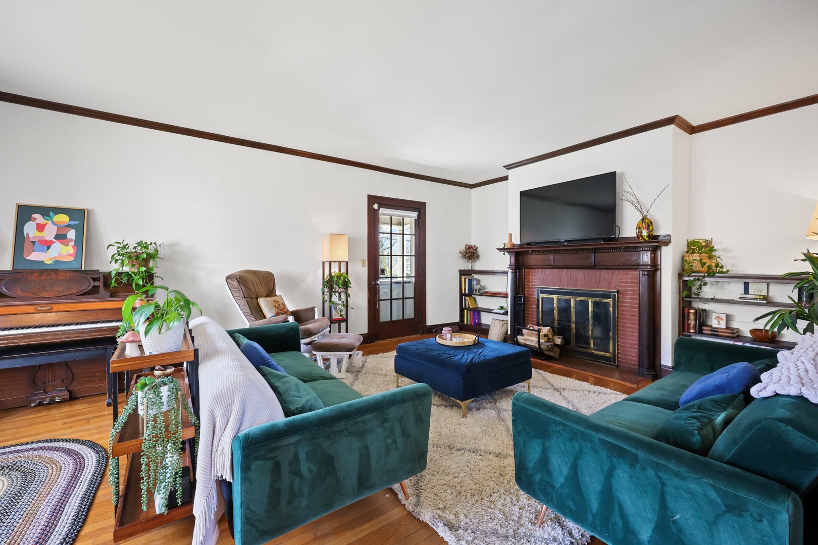 1720 Whitney Avenue Photo 7