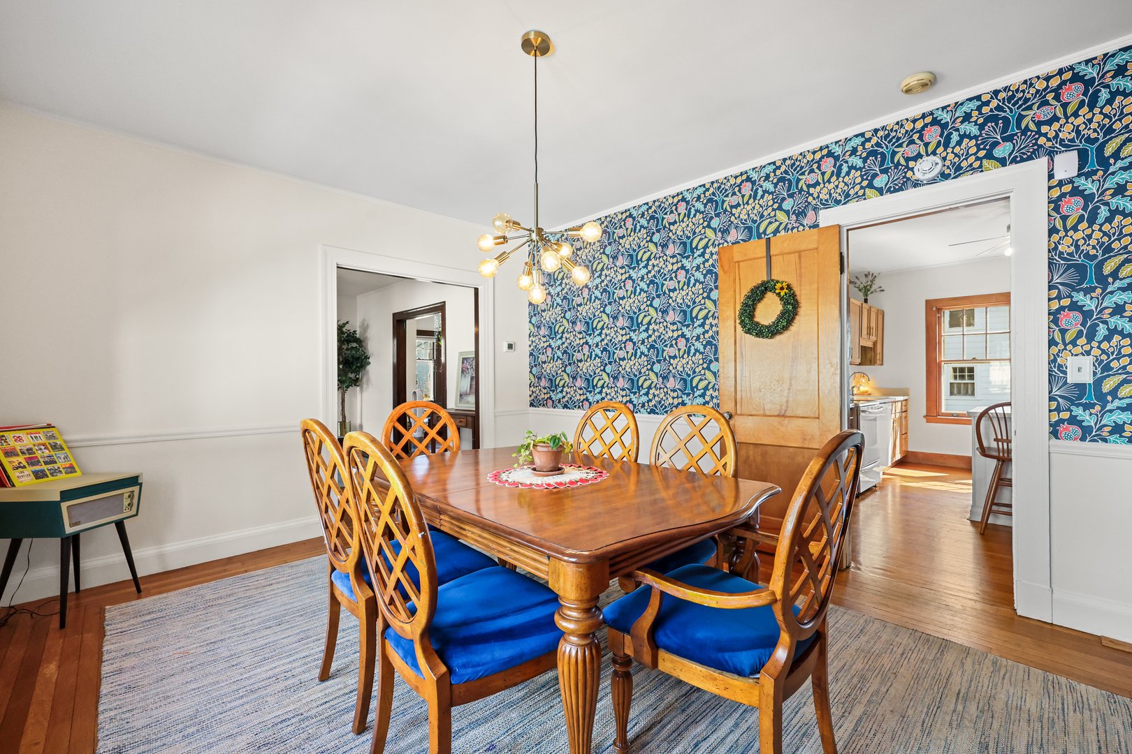 1720 Whitney Avenue Photo 9