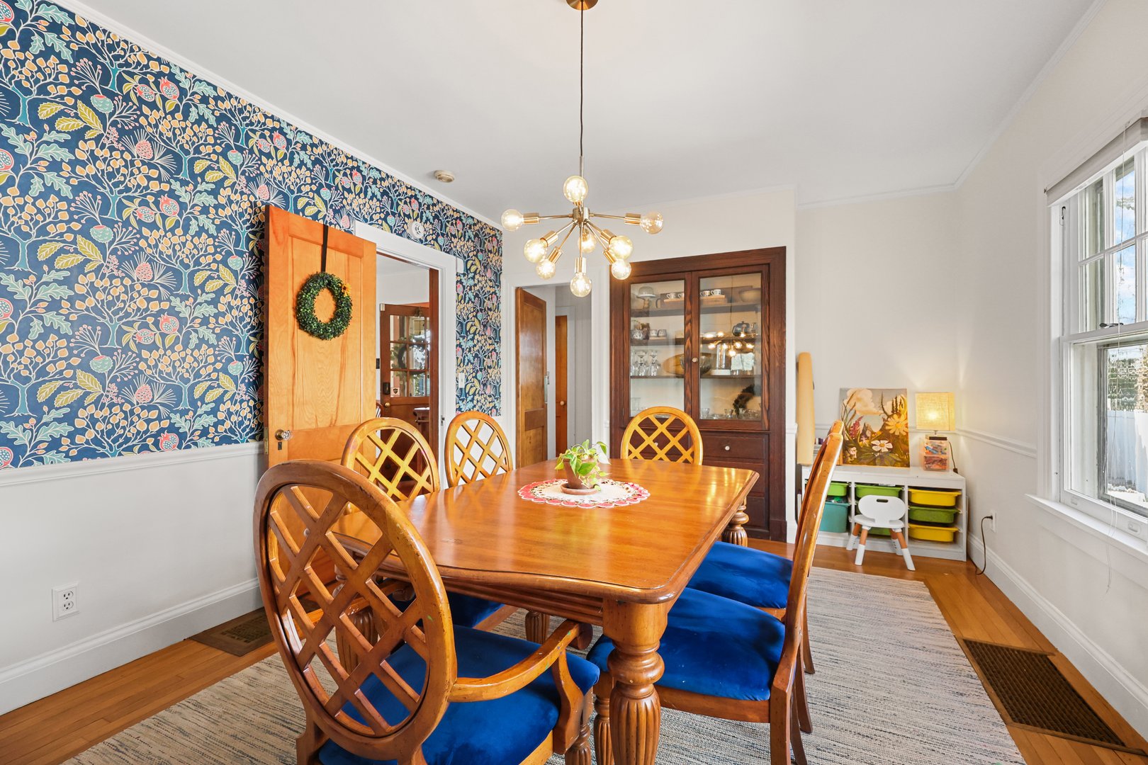 1720 Whitney Avenue Photo 11