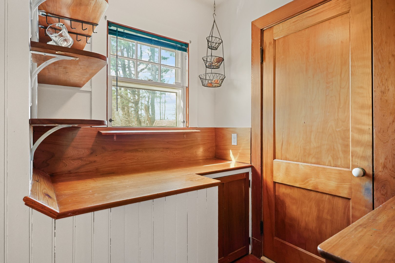 1720 Whitney Avenue Photo 15