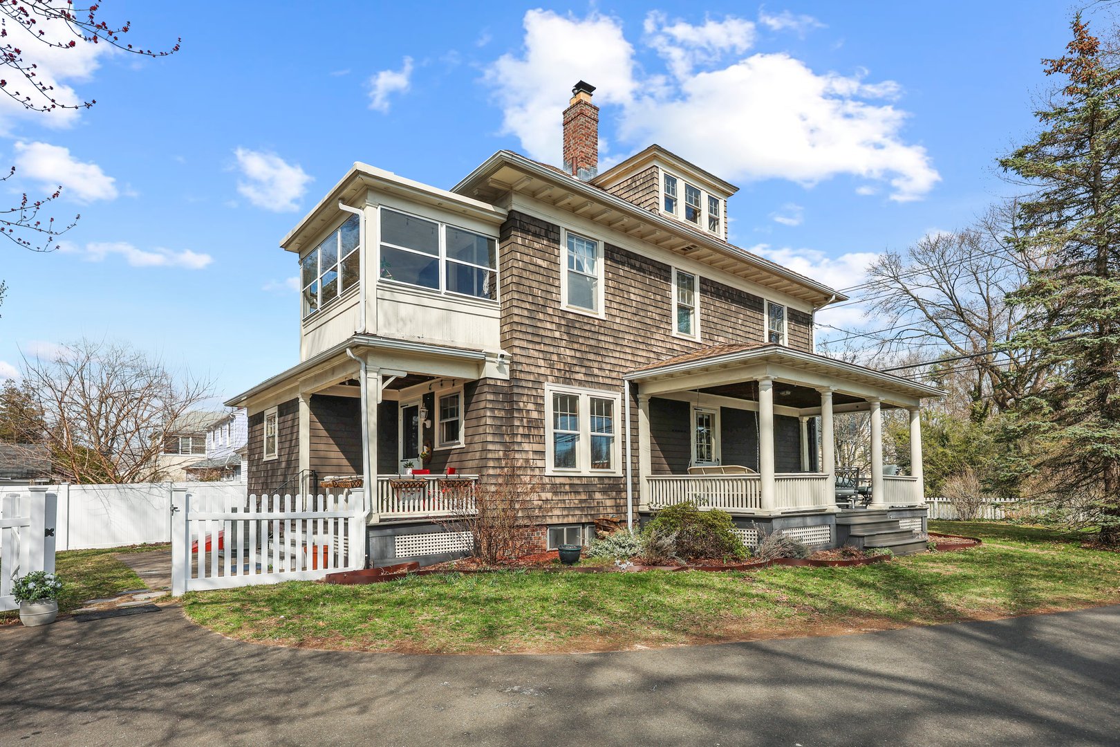 1720 Whitney Avenue Photo 33