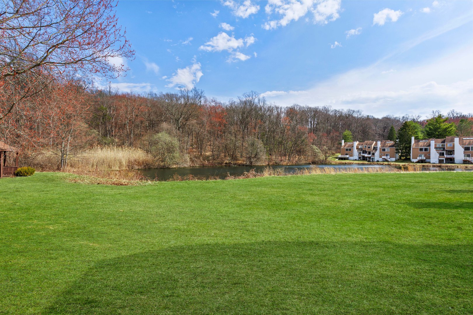 88 Farm Lake Crescent Road Photo 18