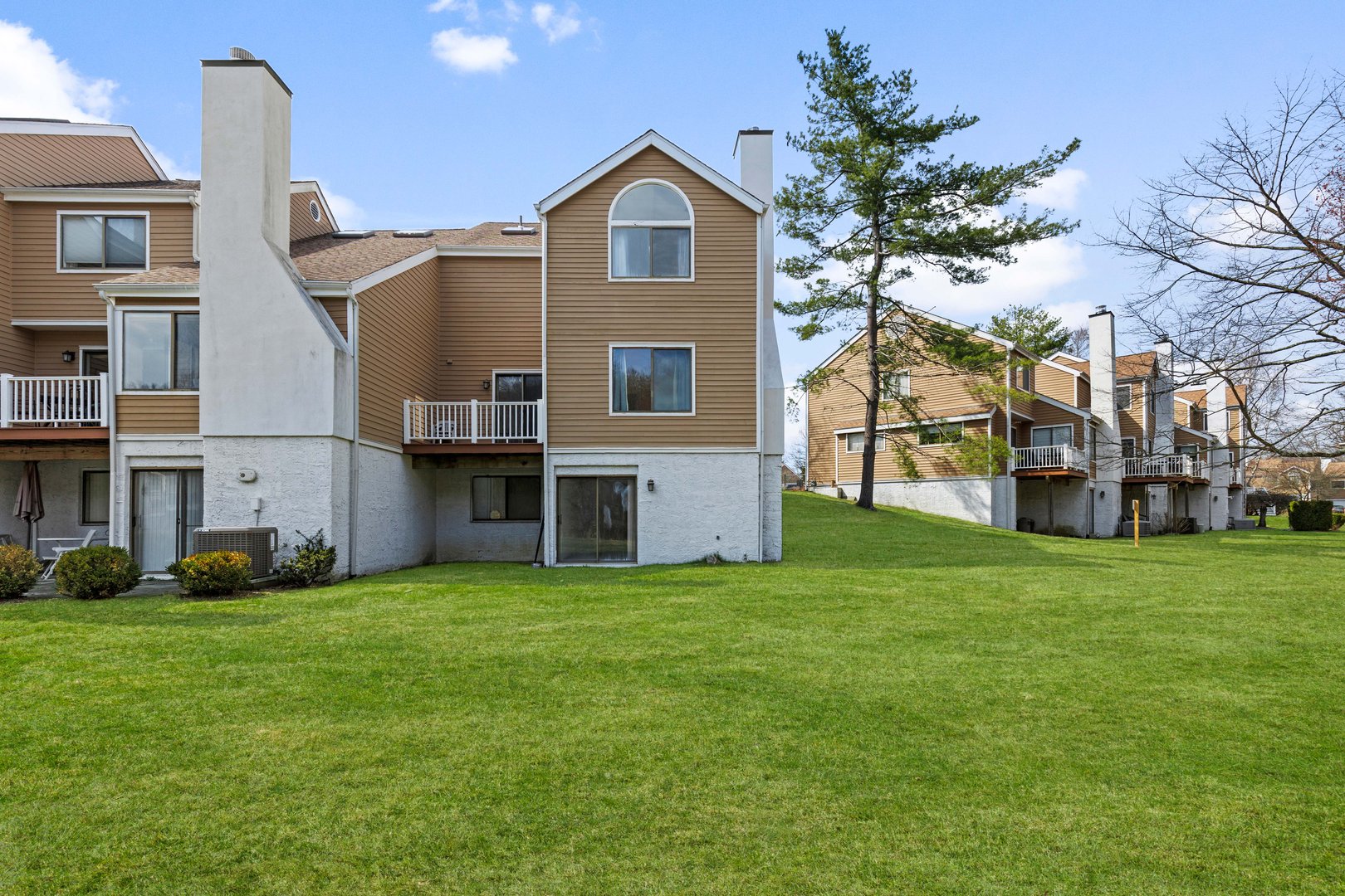 88 Farm Lake Crescent Road Photo 19