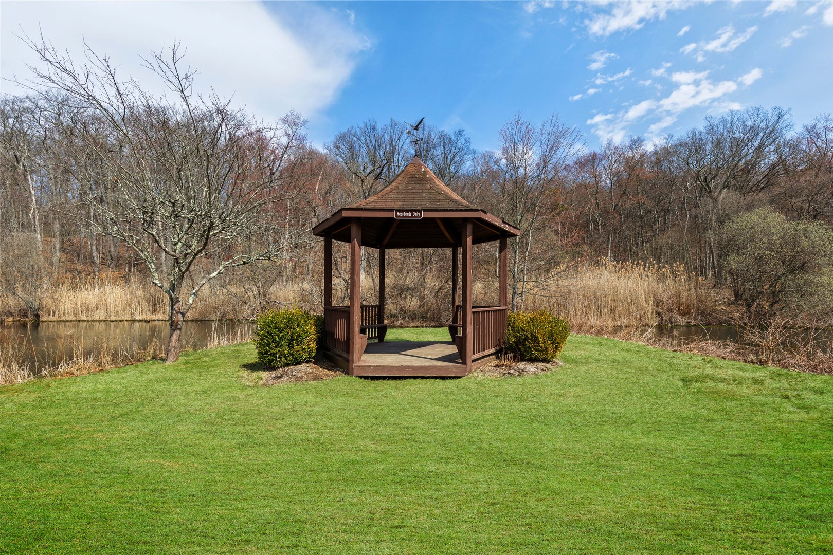 88 Farm Lake Crescent Road Photo 20