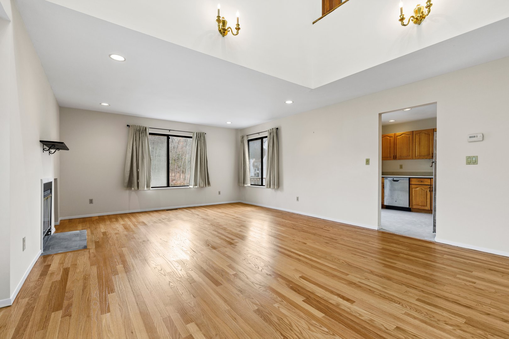 88 Farm Lake Crescent Road Photo 5