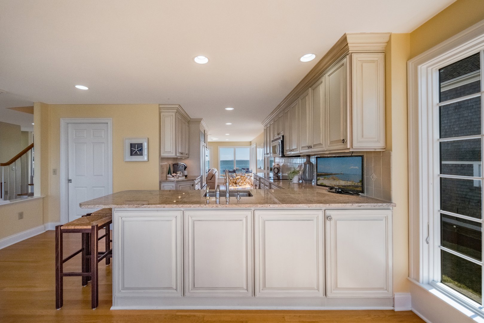 6 Point Road Photo 19