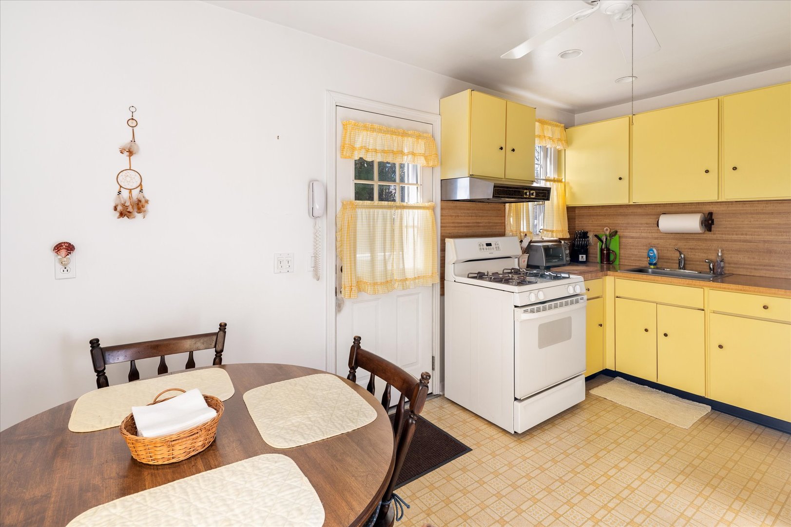 453 Sylvan Knoll Road Photo 4
