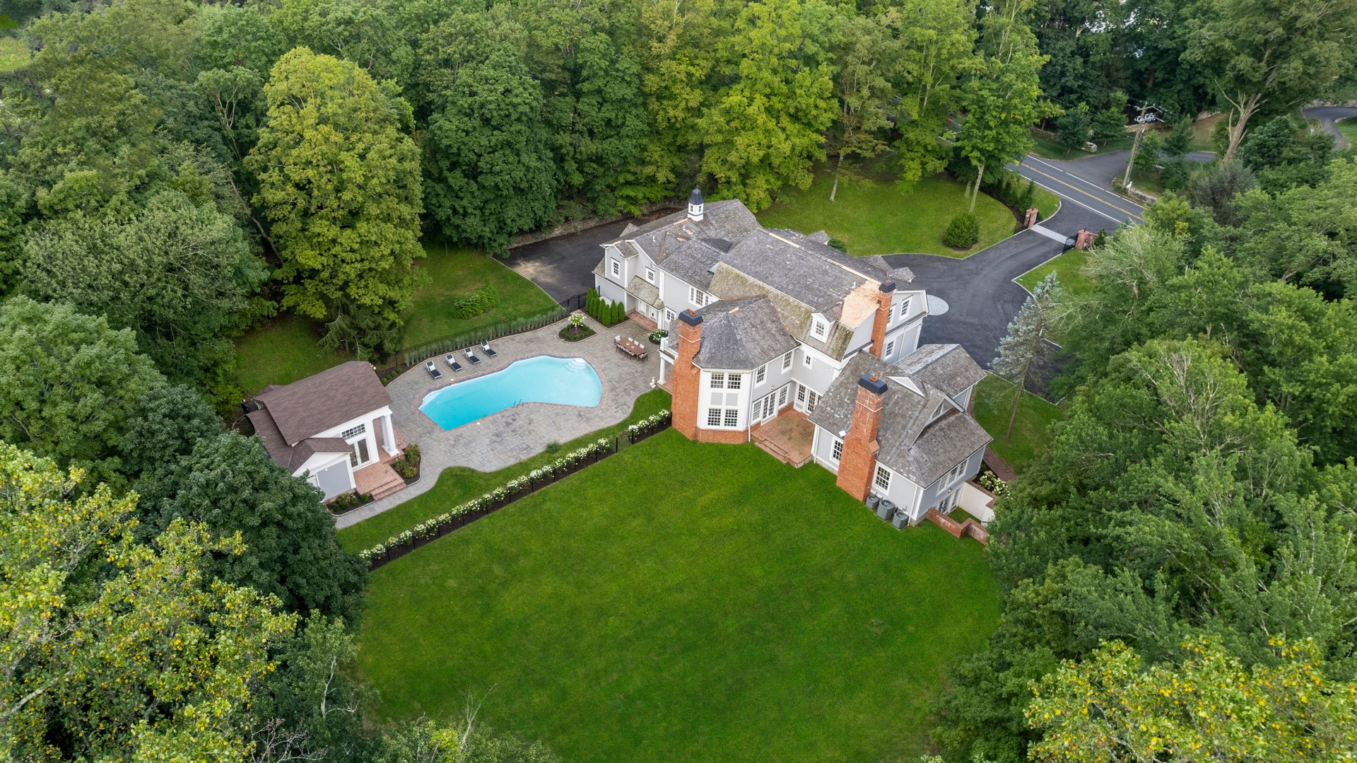 1421 Oenoke Ridge Photo 1