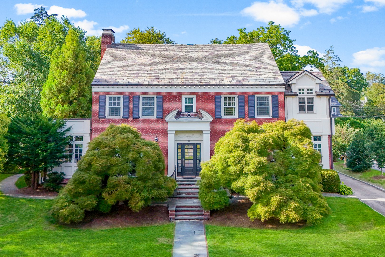 80 Forest Avenue Photo 2