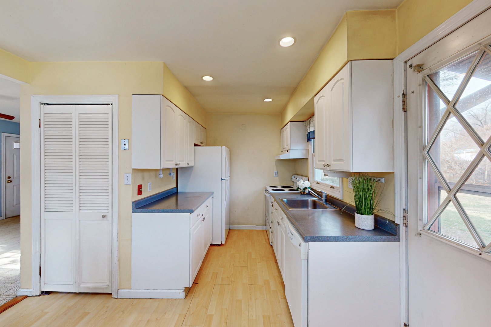 13 Fairchild Drive Photo 15