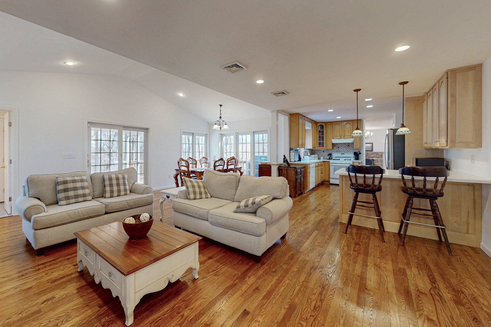 11 Joan Drive Photo 15