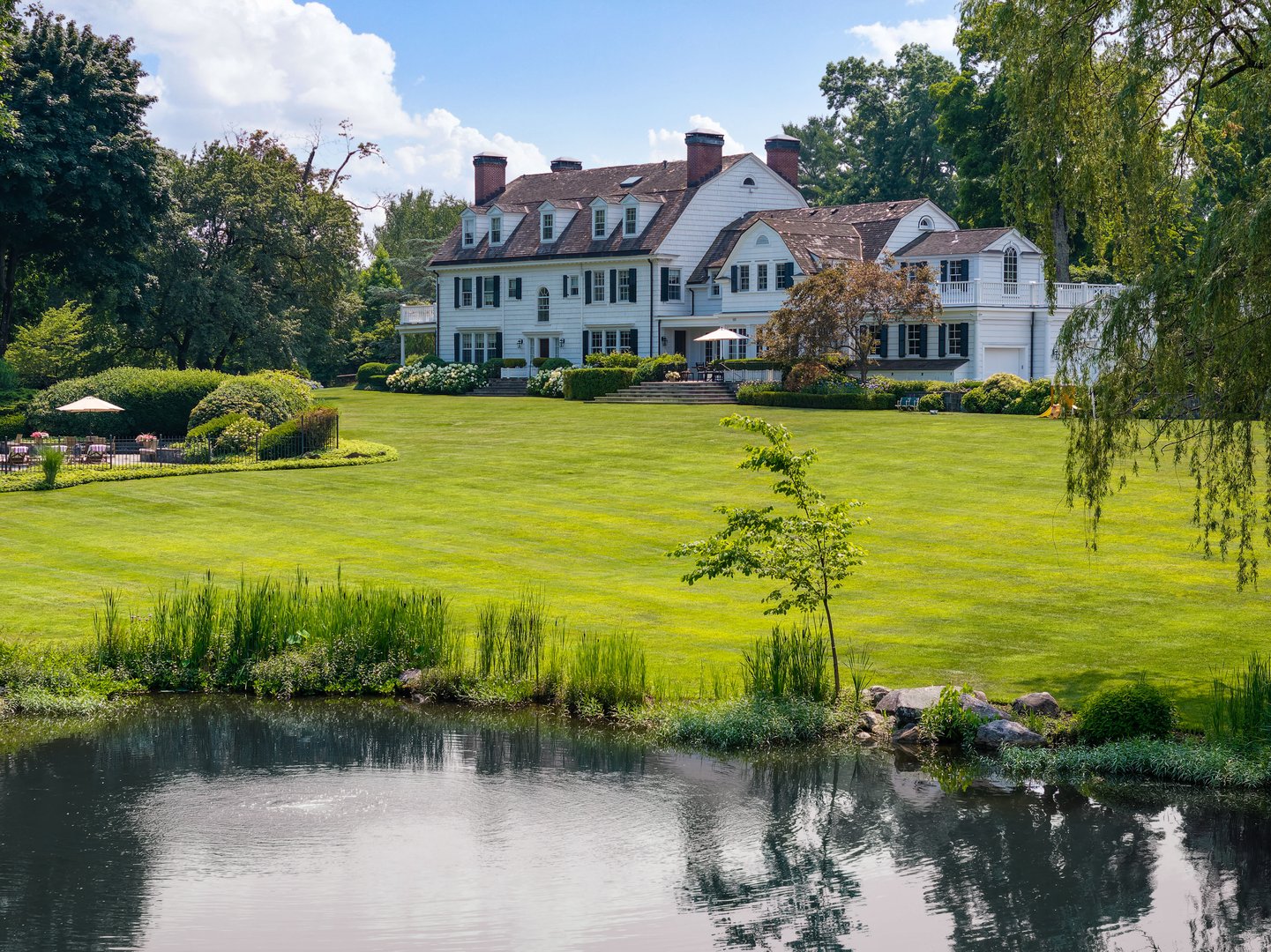 1619 Purchase Street Photo 2