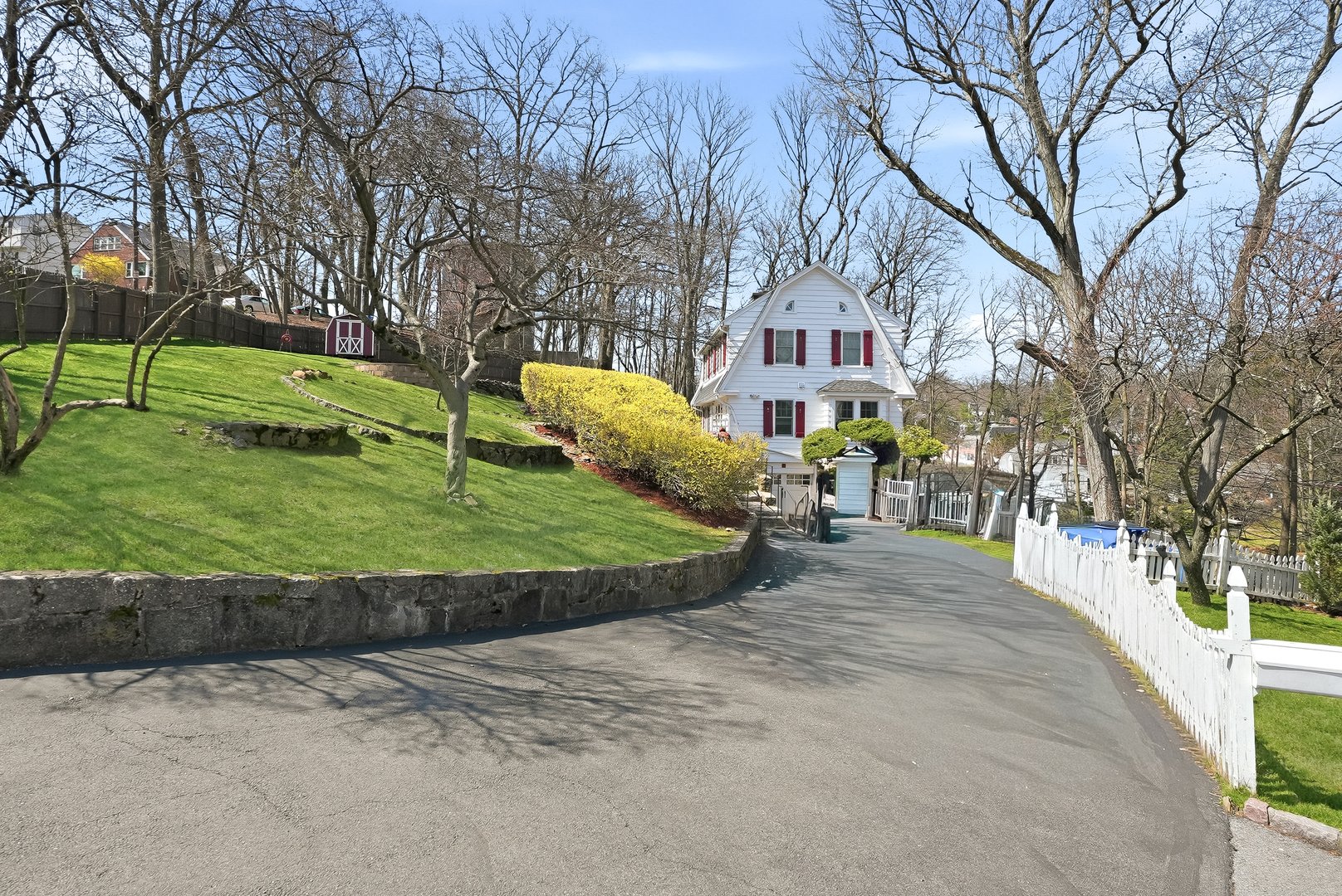 68 Allen Street Photo 3