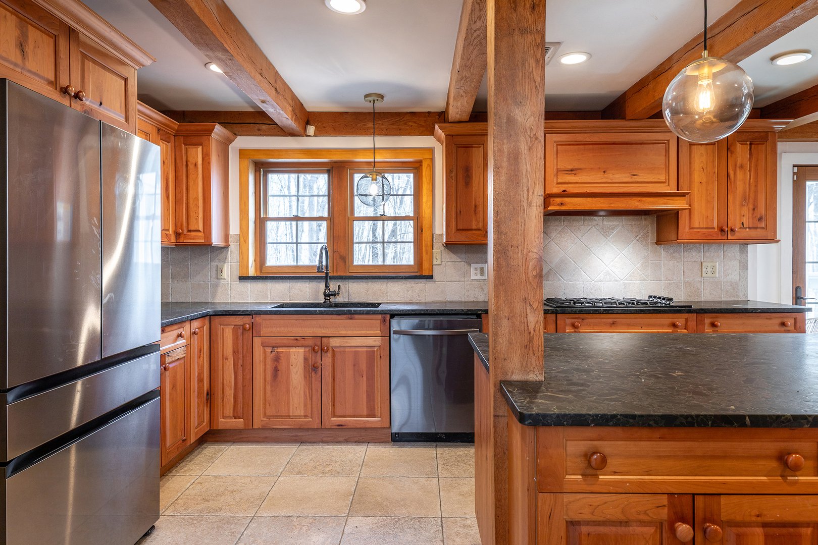 24 Hickory Lane Photo 7