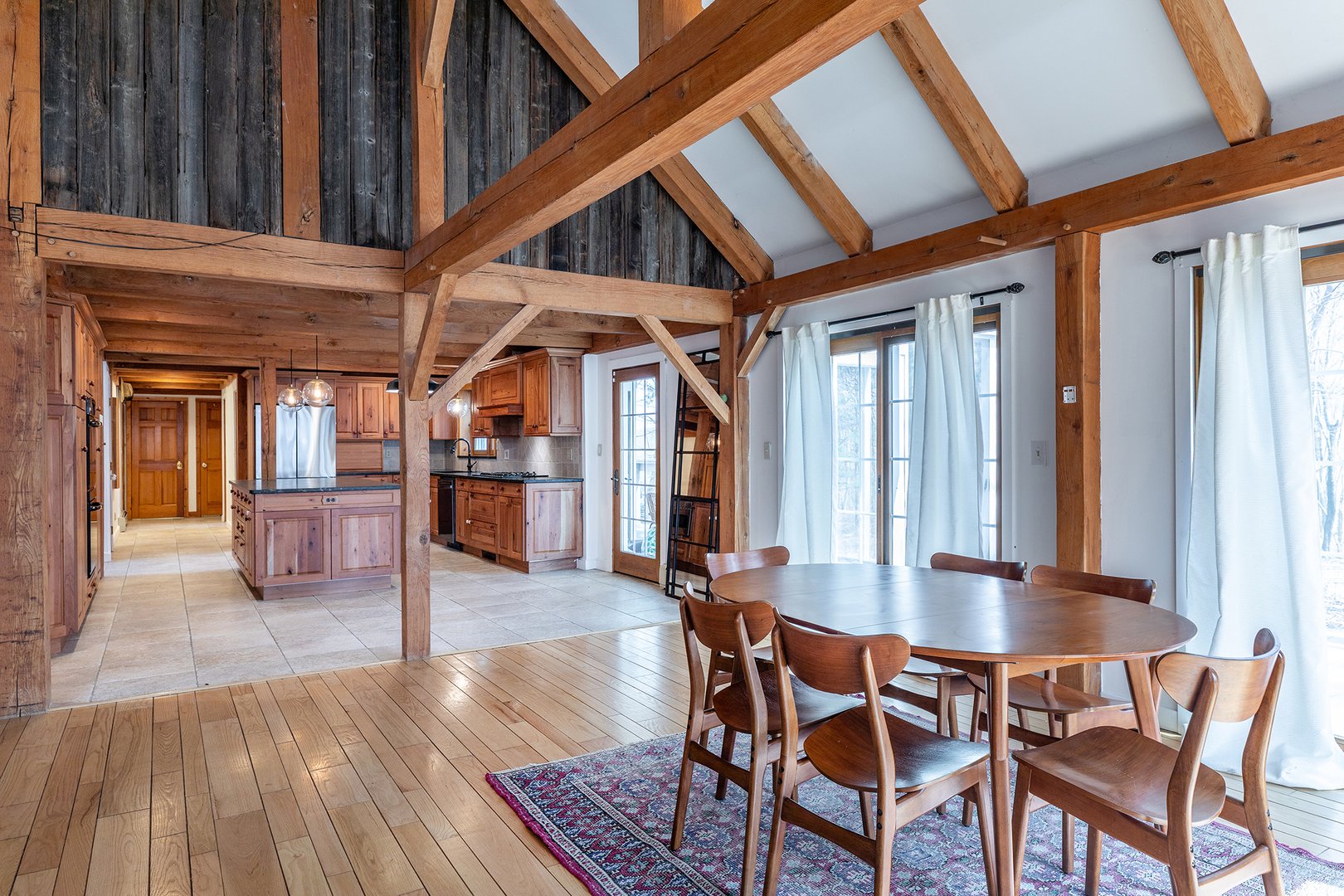 24 Hickory Lane Photo 11